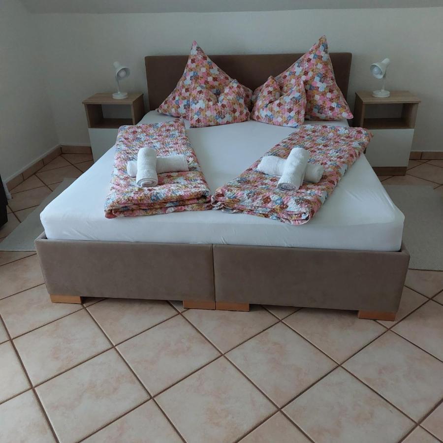 Erika Apartmanhazak Heviz Ngoại thất bức ảnh